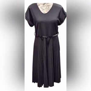 Beautiful Black Pleated Maxi Dress with Slim Belt